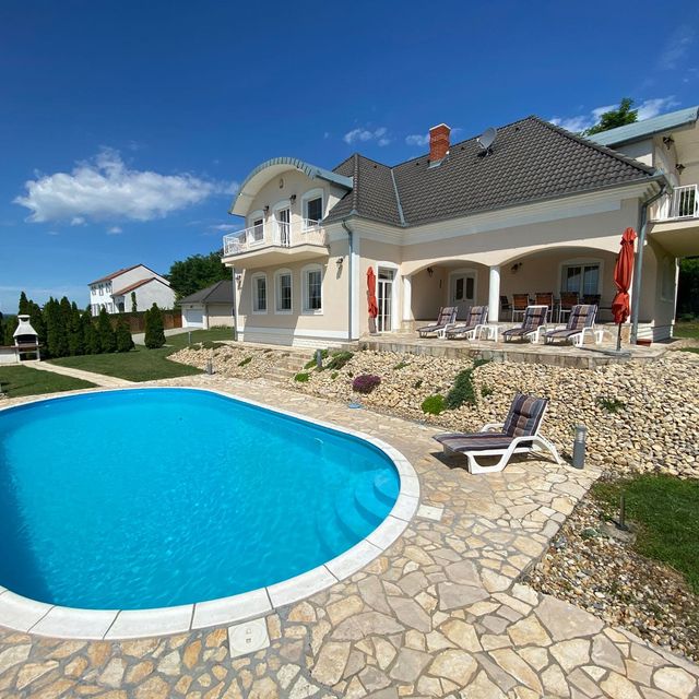 Ferien Villa mit Pool in Ungarn